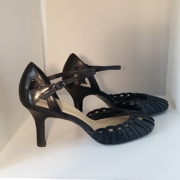 Nine West Black Pumps Size 8.5 - Picture 3 of 3